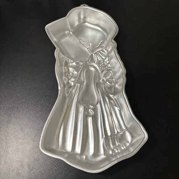 70s Vintage Cake Pan Mold Holly Hobbie Cottage Prairie 502-194 Wilton Aluminum - Picture 2 of 8